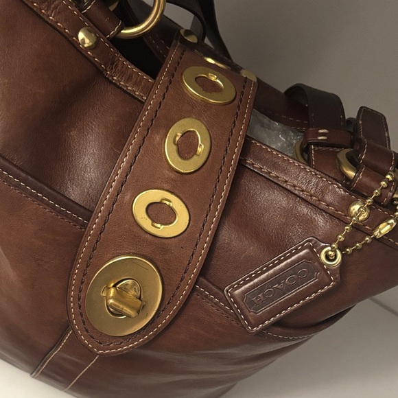 Coach Lily Legacy - Picture 4 of 7